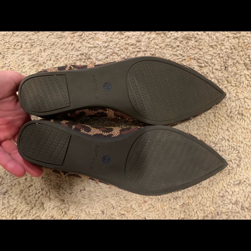 Great condition Rothy’s leopard pointed flat - Picture 2 of 3